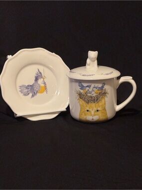 Creative Co-op Cat & Bird Nest Ceramic Lidded Cup & Saucer Set